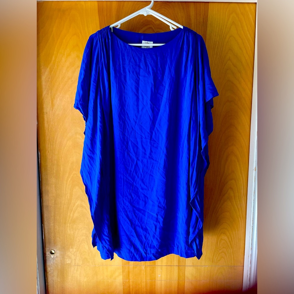 Womens flowy dress